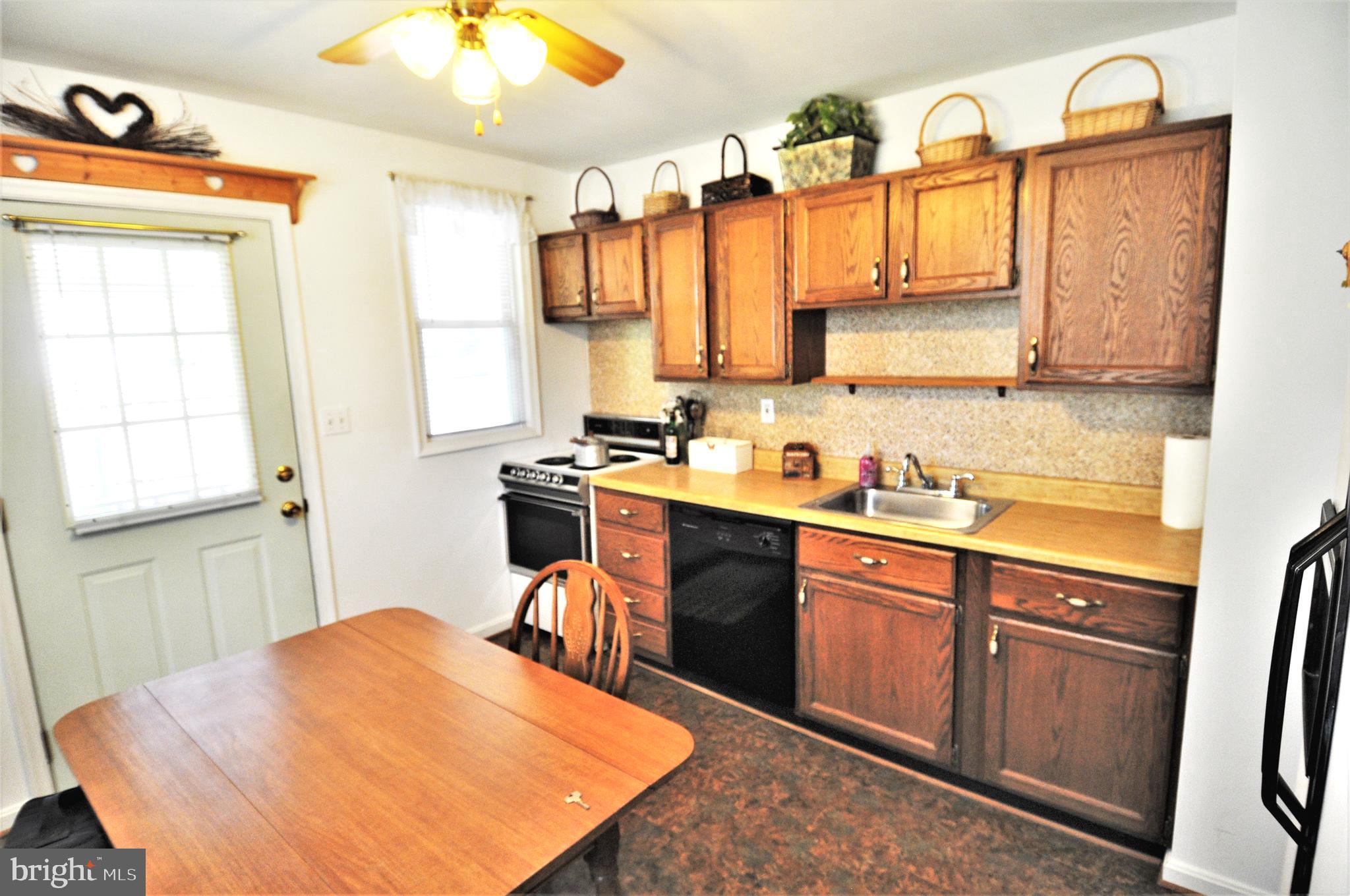 4702 Ridgeway Avenue Baltimore, MD 21206 - Photo 3 of 18 Kitchen