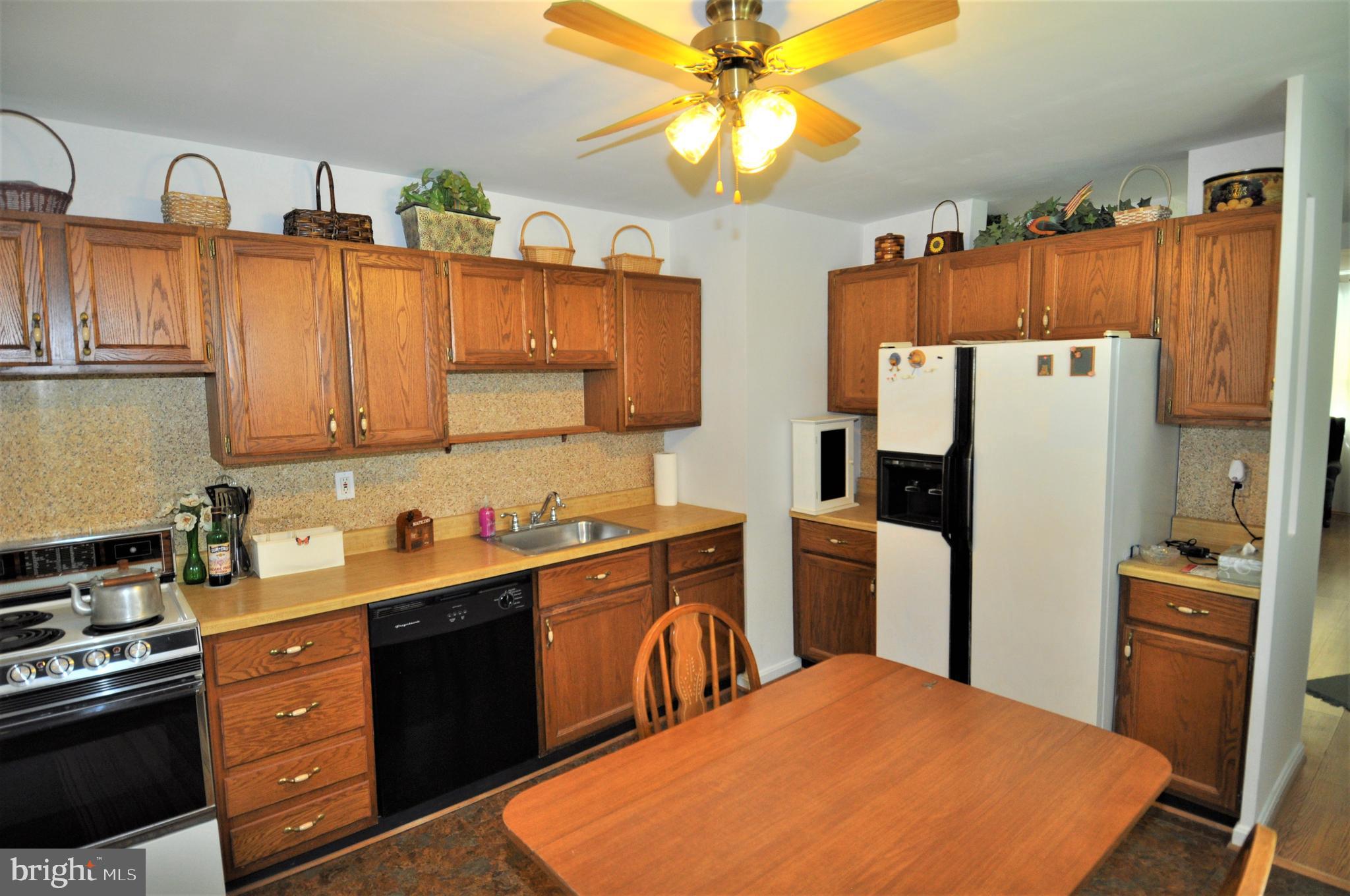 4702 Ridgeway Avenue Baltimore, MD 21206 - Photo 4 of 18 Kitchen