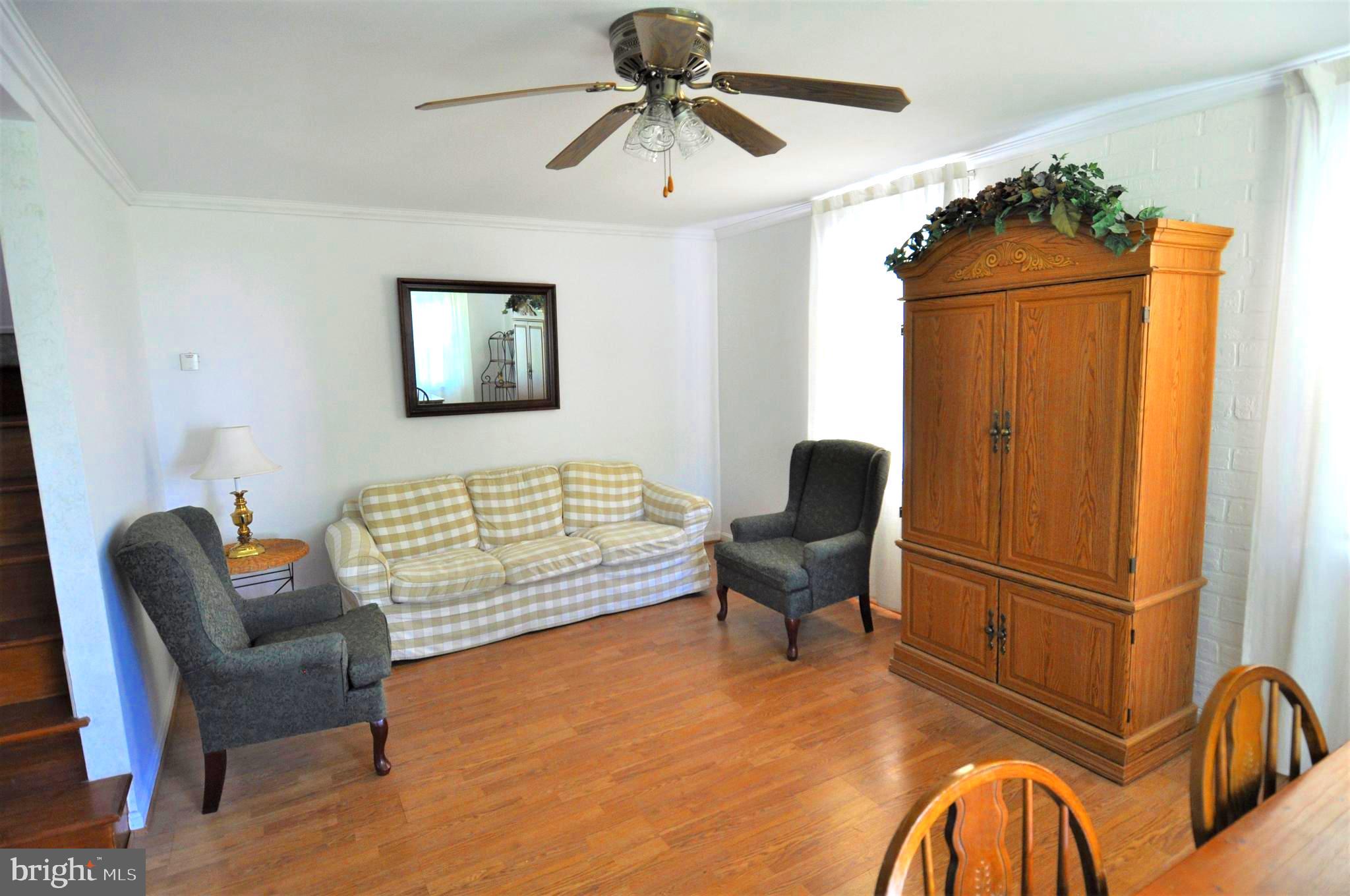 4702 Ridgeway Avenue Baltimore, MD 21206 - Photo 5 of 18 Living Room