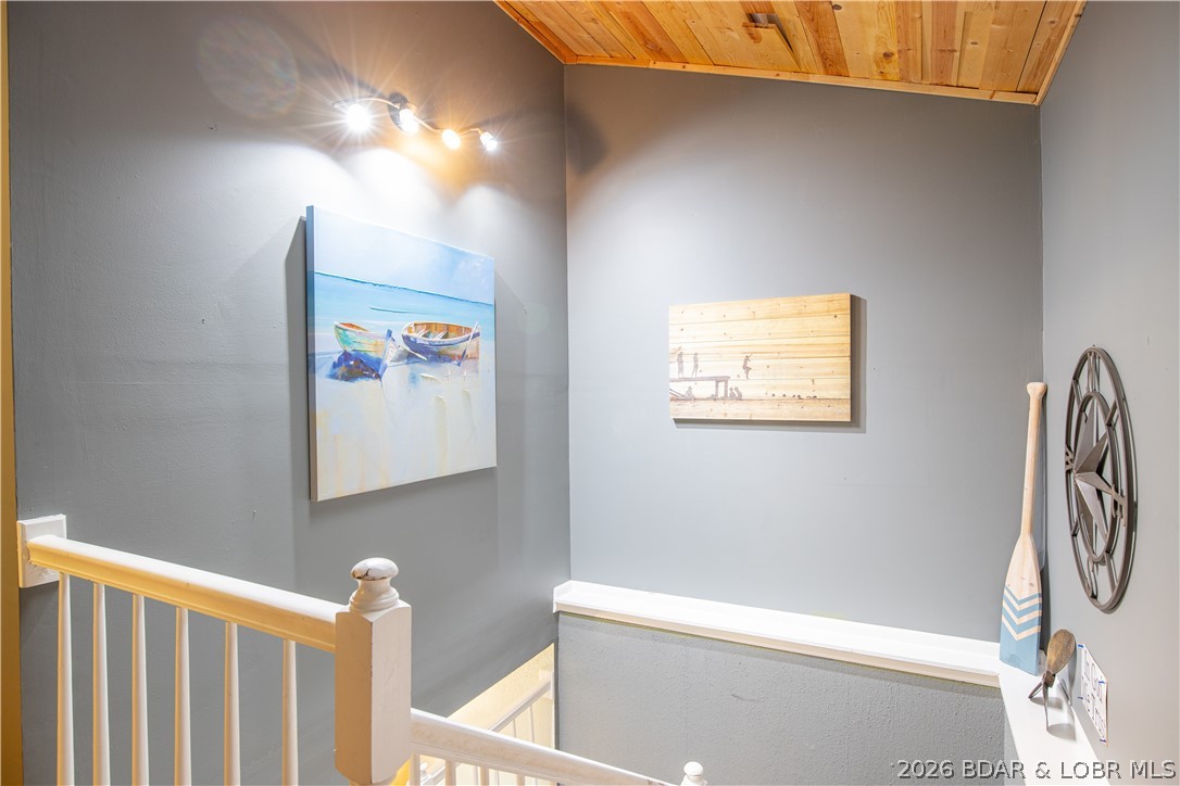 258 Northview Road Sunrise Beach, MO 65079 - Photo 8 of 35