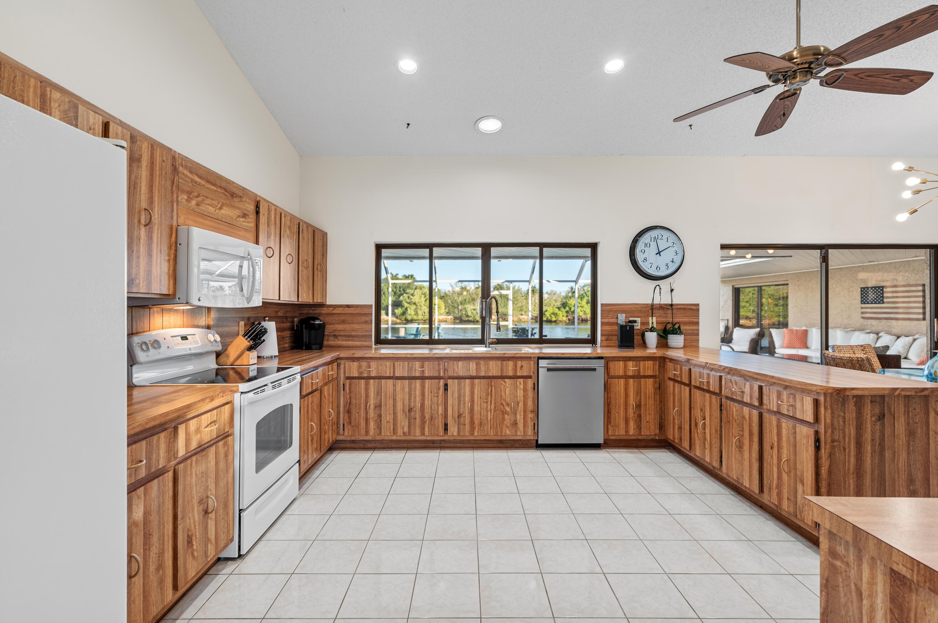 970 Orchid Lane Delray Beach, FL 33483 - Photo 16 of 37 mls_KITCHEN_STRAIGHT