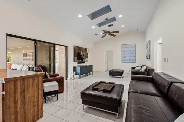 $5,737,500 | 970 Orchid Lane, Gulf Stream, FL 33483