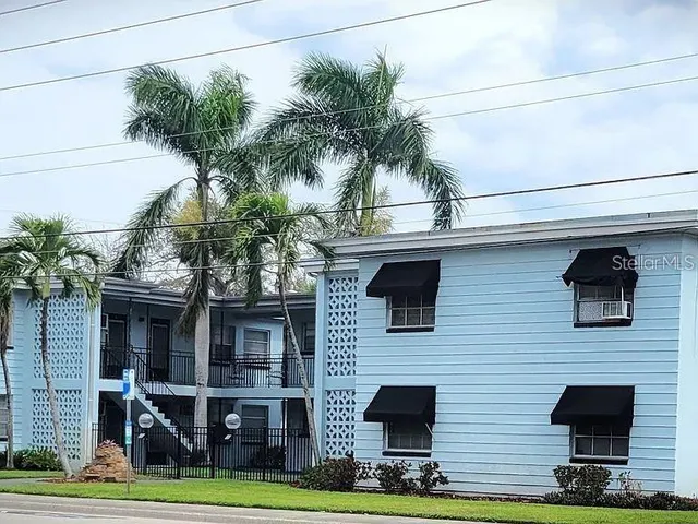 $1,295 | 4018 6th Street South, Unit 10, St. Petersburg, FL 33705