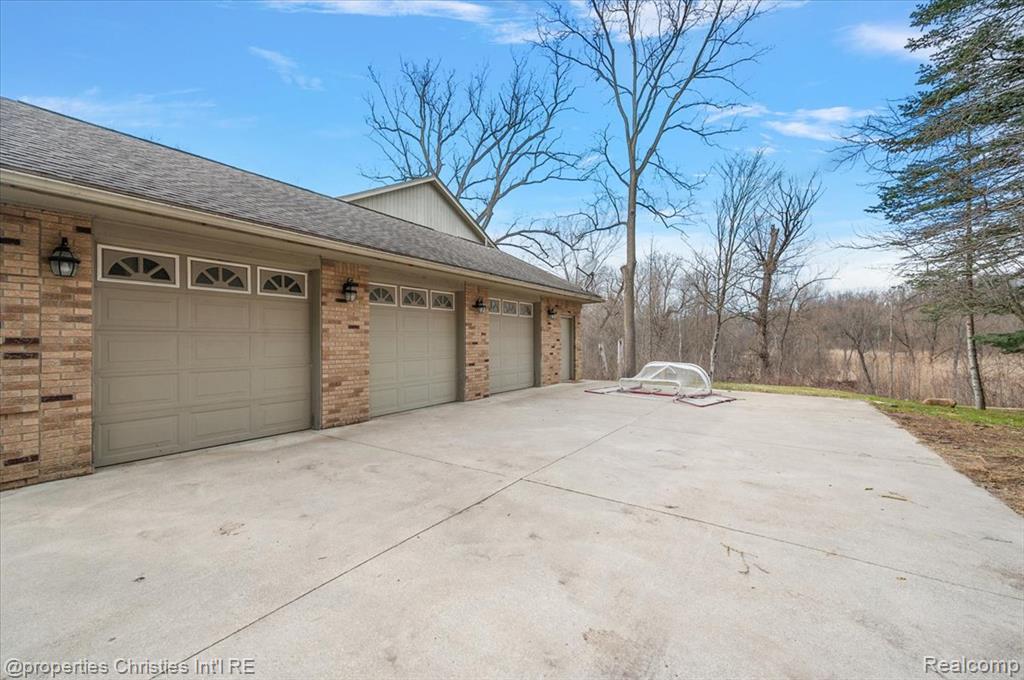 5160 Old Mill Road Rochester, MI 48306 - Photo 20 of 89 Gallery Image 20