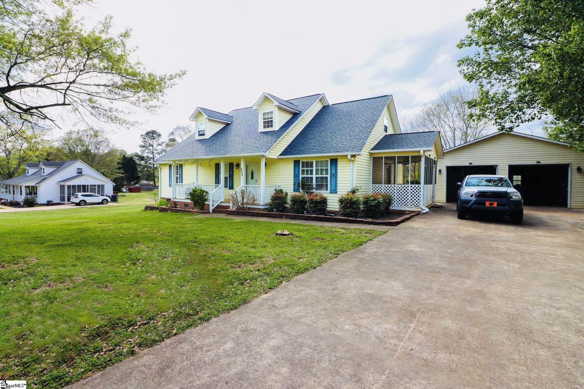 229 Lewis Road Williamston, SC 29697 - Photo 3 of 22