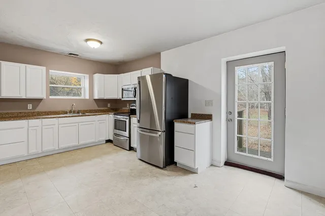 $599,900 | 620 Plymouth Street, Middleboro, MA 02346