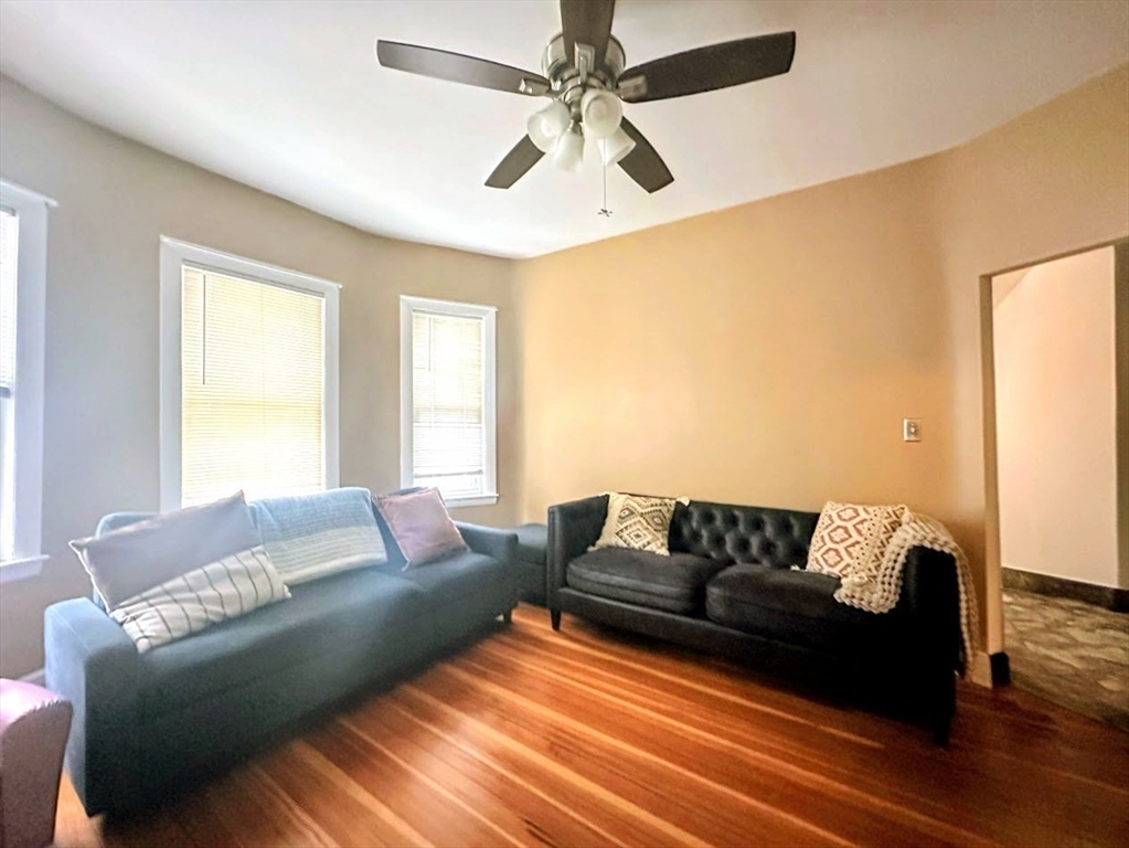 137 Congress Avenue Chelsea, MA 02150 - Photo 15 of 31