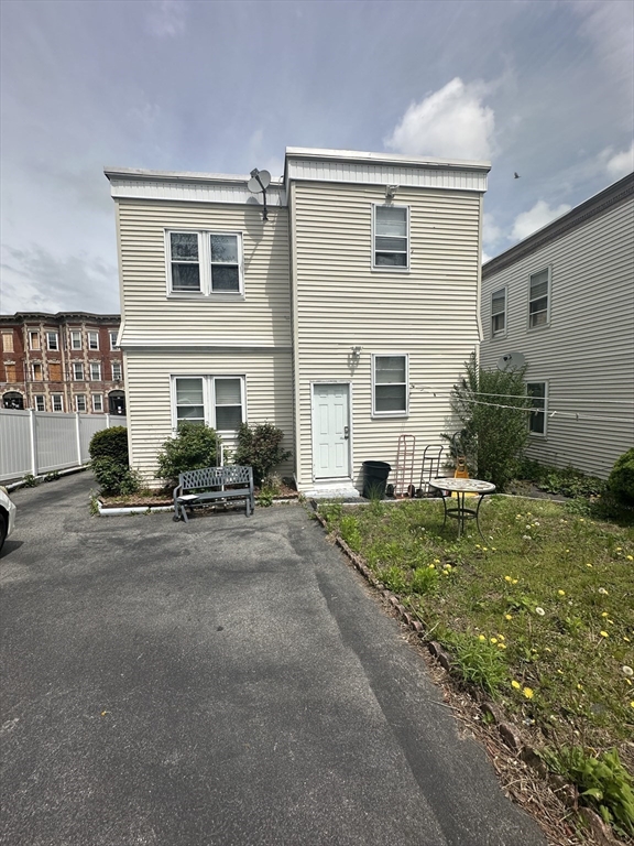 137 Congress Avenue Chelsea, MA 02150 - Photo 2 of 31