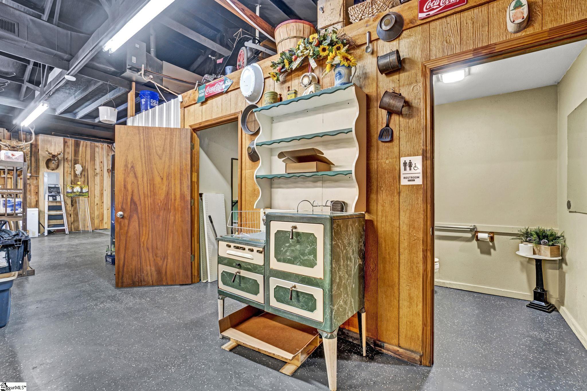 4033 Geer Highway Cleveland, SC 29635 - Photo 8 of 28