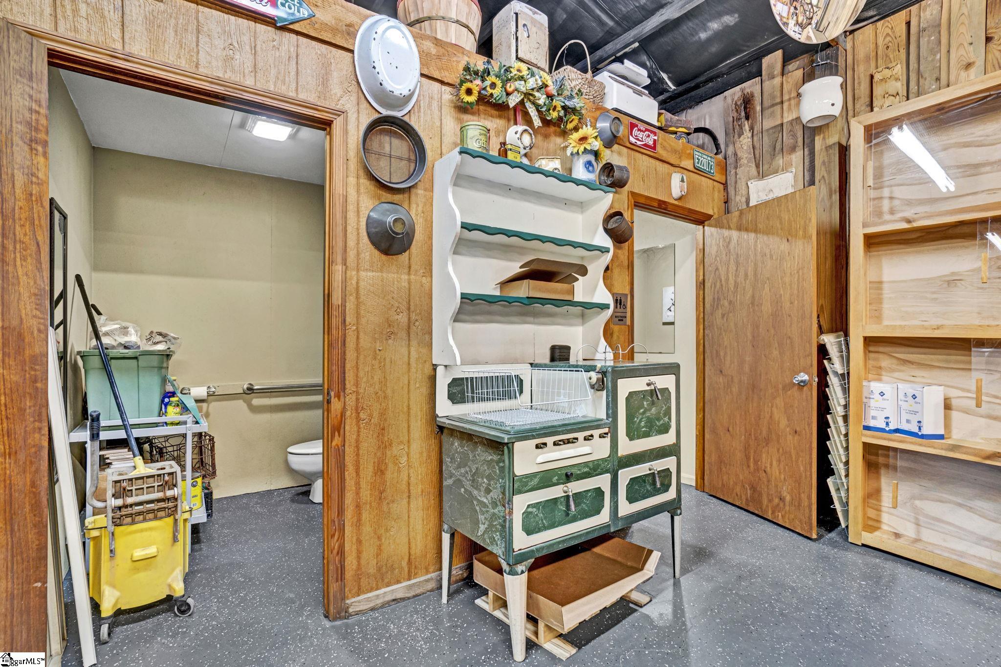 4033 Geer Highway Cleveland, SC 29635 - Photo 10 of 28