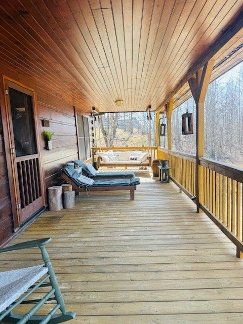 227 Hunters Path Fancy Gap, VA 24328 - Photo 5 of 35 Gallery Image 5