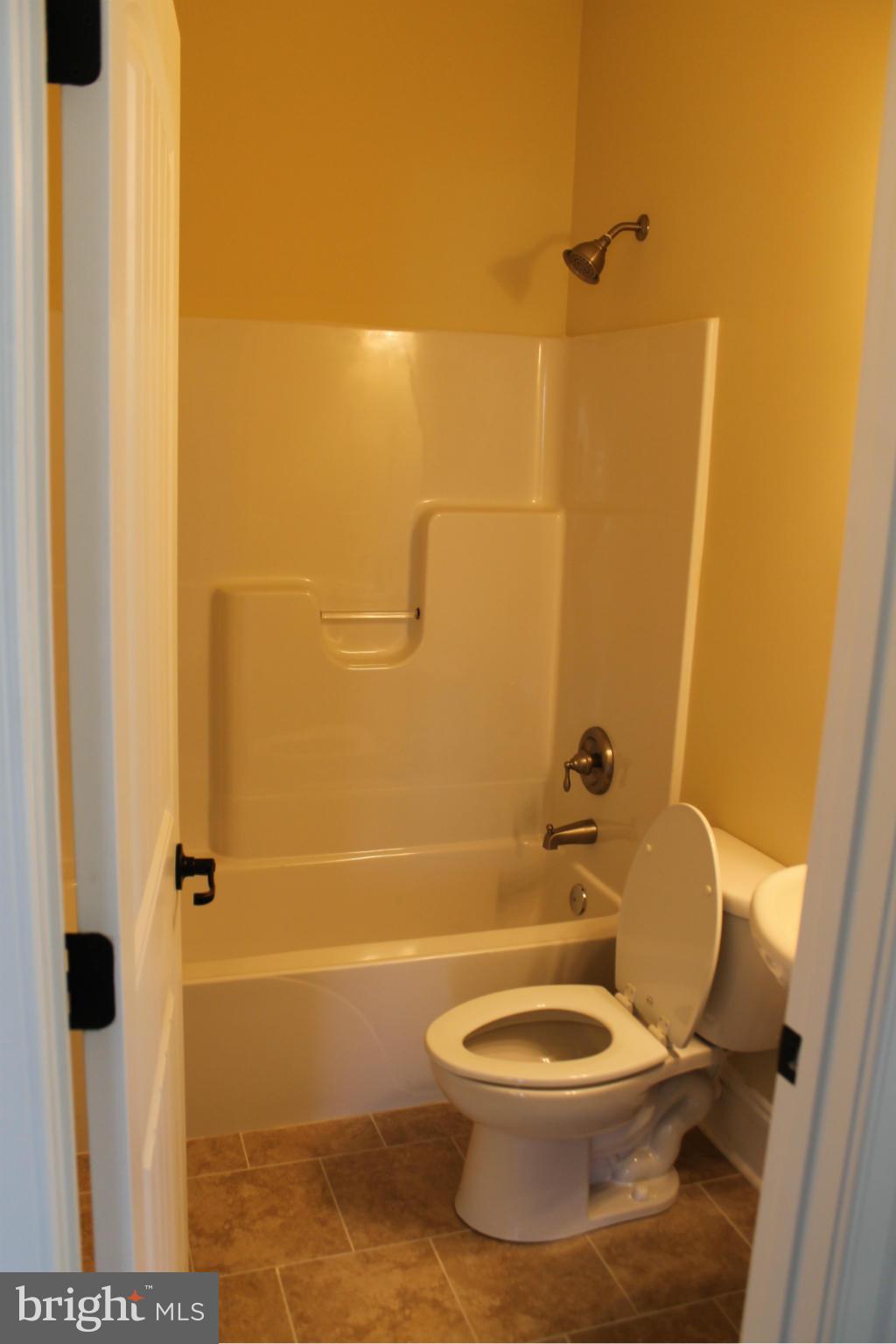 257 Harlem Road Pasadena, MD 21122 - Photo 12 of 20 Bath