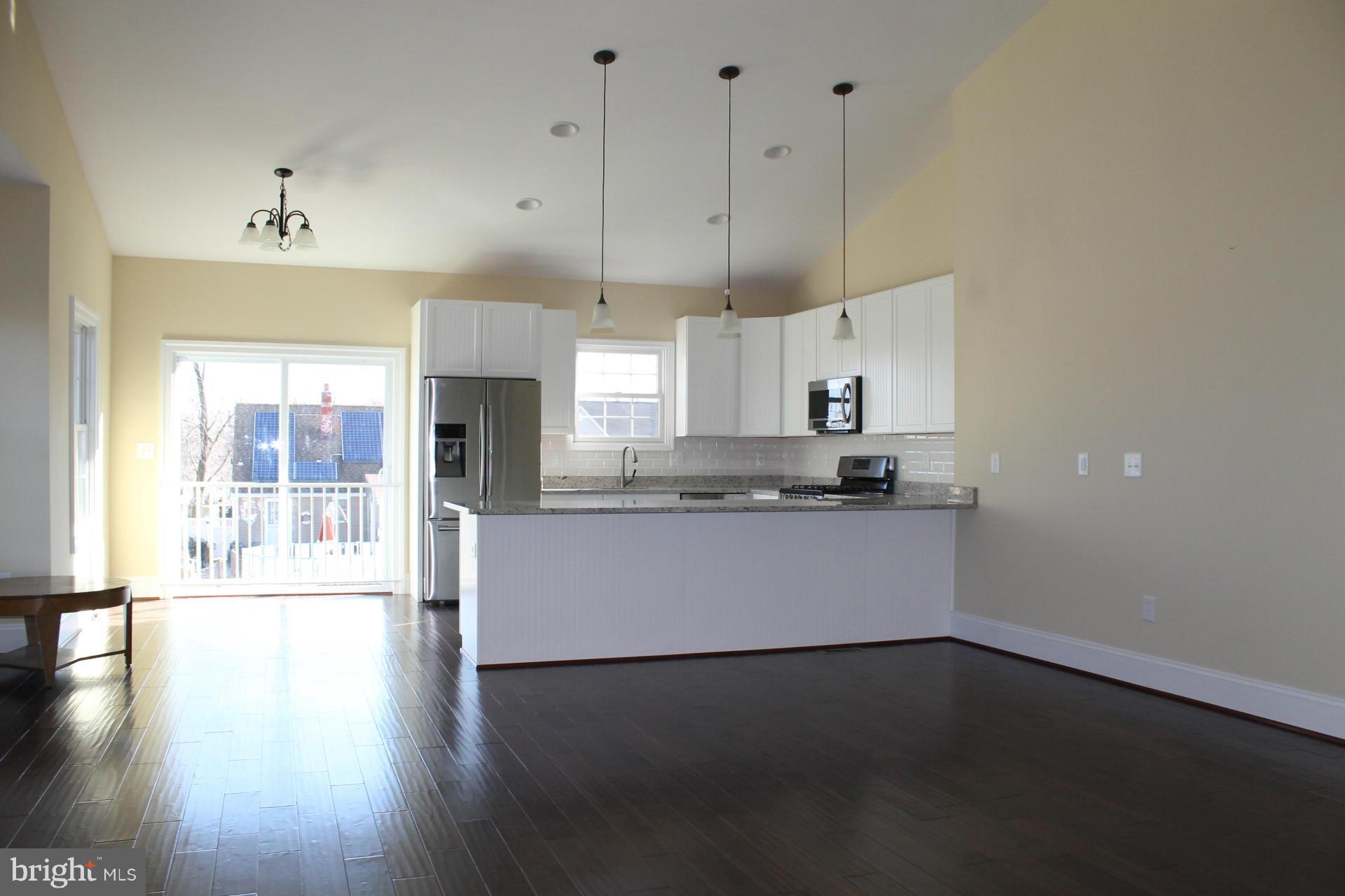 257 Harlem Road Pasadena, MD 21122 - Photo 4 of 20 Kitchen