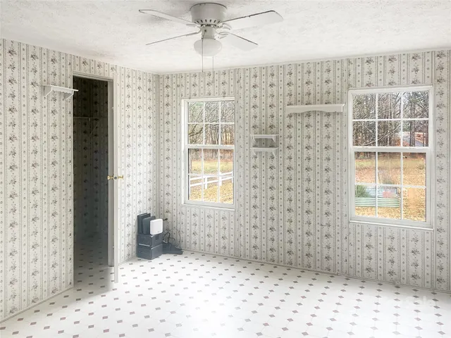 $185,999 | 205 West Haywood Lane, Mount Gilead, NC 27306