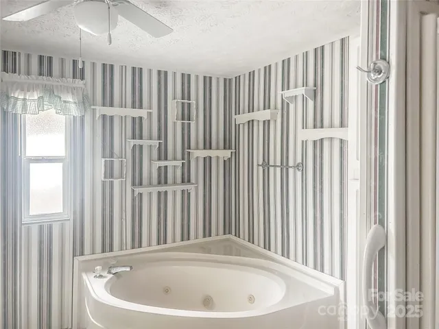 $185,999 | 205 West Haywood Lane, Mount Gilead, NC 27306