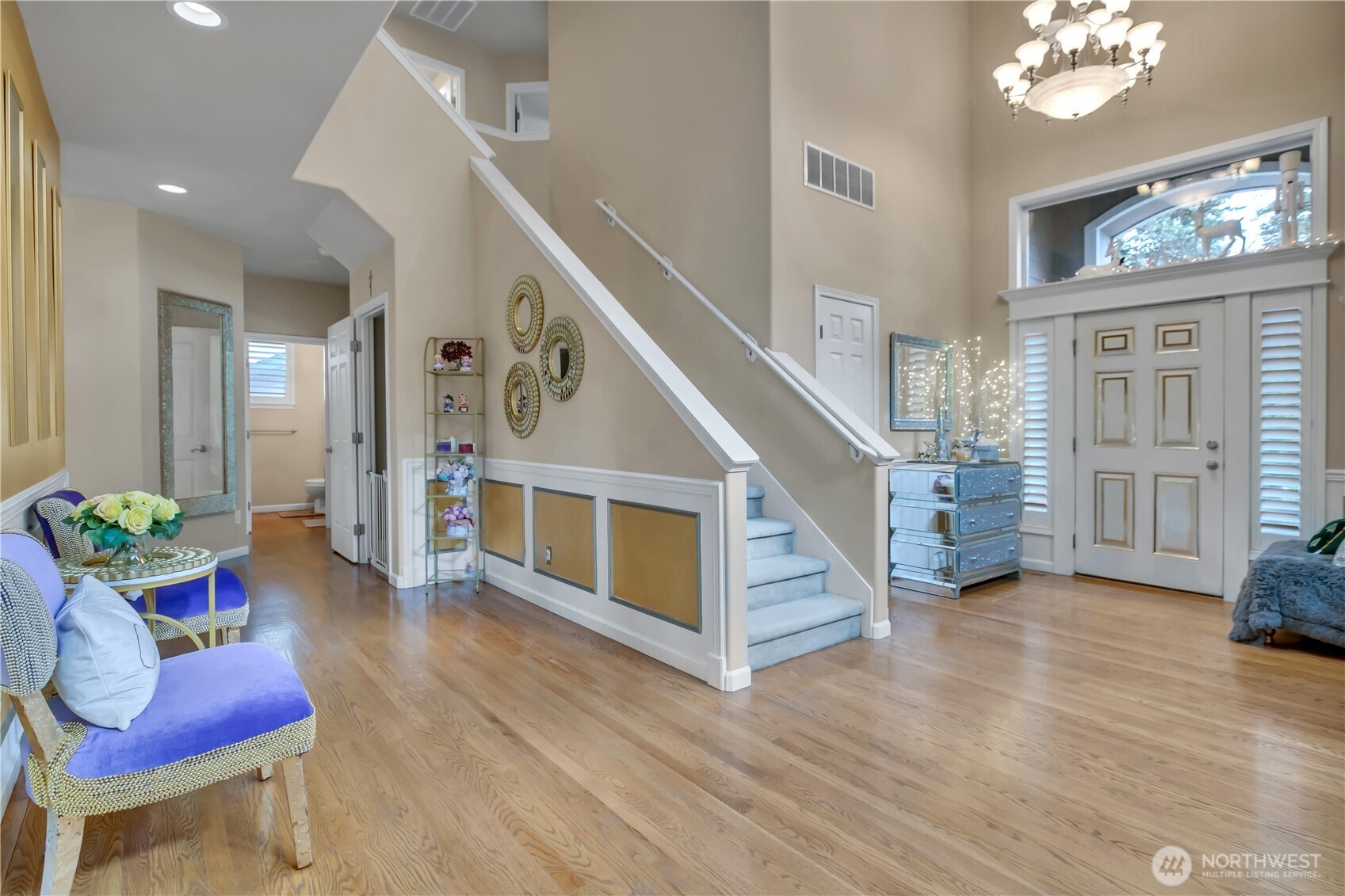 26525 Lake Fenwick Road South Kent, WA 98032 - Photo 22 of 40 a living room with furniture and a wooden floor