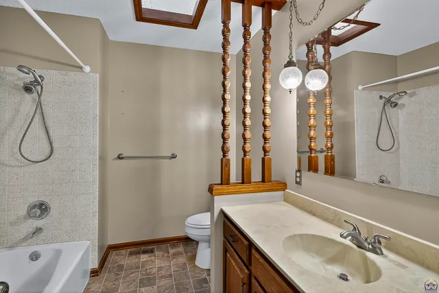 $300,000 | 2942 Southeast Meadowview Drive, Topeka, KS 66605