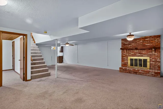 $300,000 | 2942 Southeast Meadowview Drive, Topeka, KS 66605