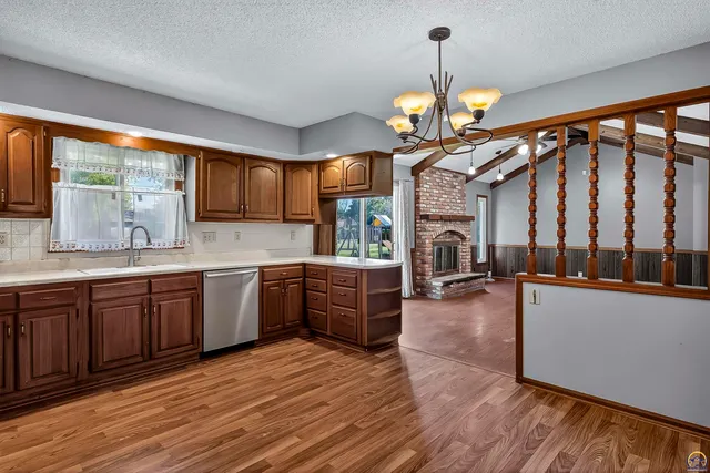 $300,000 | 2942 Southeast Meadowview Drive, Topeka, KS 66605