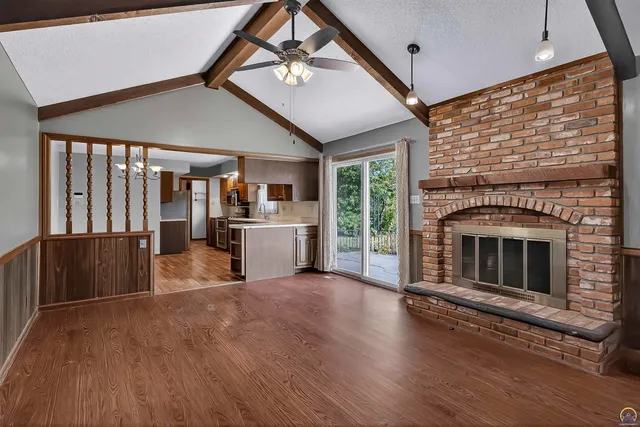 $300,000 | 2942 Southeast Meadowview Drive, Topeka, KS 66605