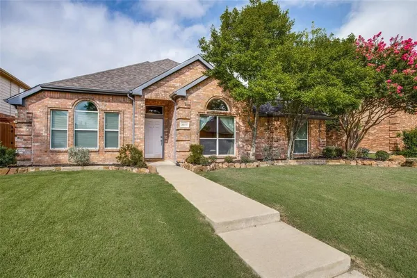 $2,800 | 3811 Strattford Drive, Frisco, TX 75035