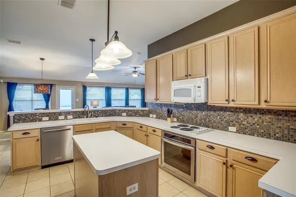 $2,800 | 3811 Strattford Drive, Frisco, TX 75035