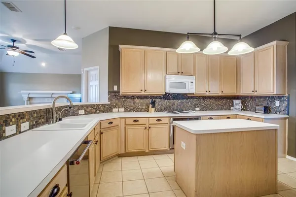 $2,800 | 3811 Strattford Drive, Frisco, TX 75035