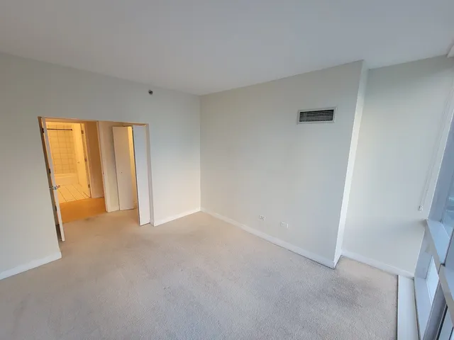 $3,500 | 8 East Randolph Street, Unit 1501, Chicago, IL 60601