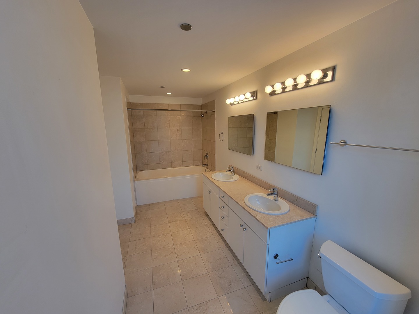 8 East Randolph Street, Unit 1501 Chicago, IL 60601 - Photo 9 of 22