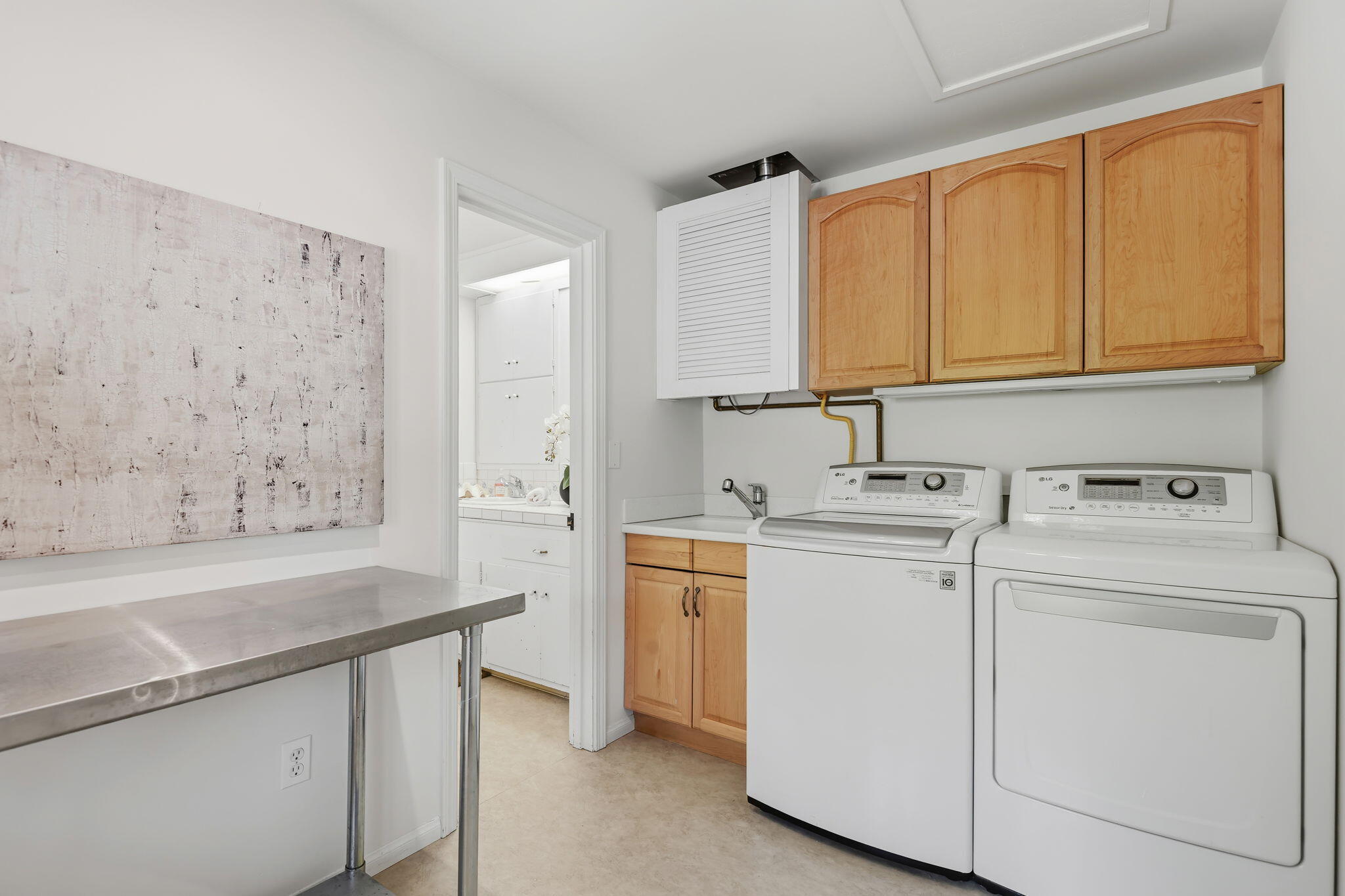 1400 Holiday Hill Road Goleta, CA 93117 - Photo 46 of 56 47-Laundry