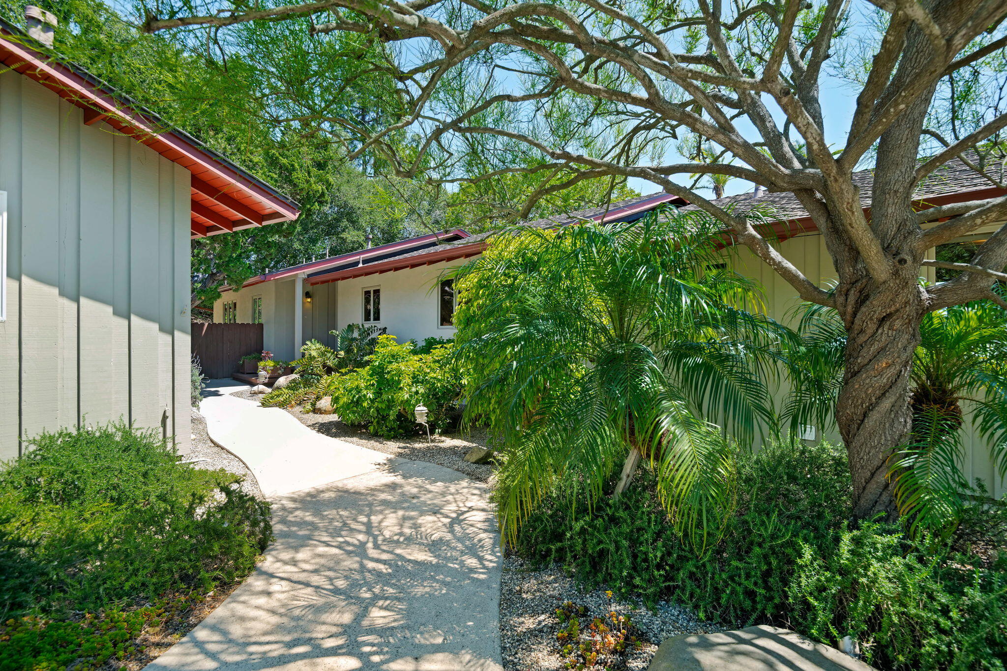 1400 Holiday Hill Road Goleta, CA 93117 - Photo 7 of 56 10-Walkway