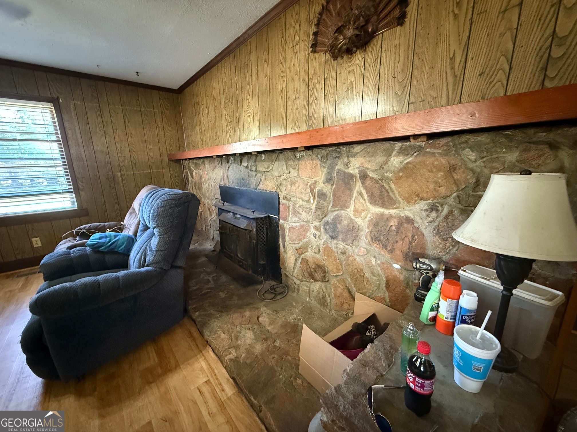 1600 Grant Avenue Manchester, GA 31816 - Photo 4 of 37 a living room with furniture and a window