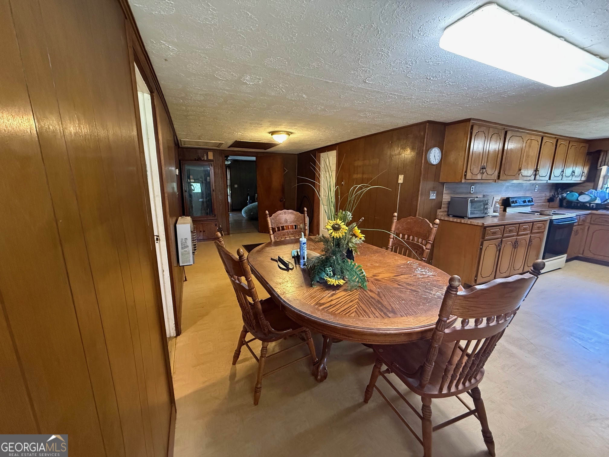 1600 Grant Avenue Manchester, GA 31816 - Photo 5 of 37 a view of a dining room with furniture