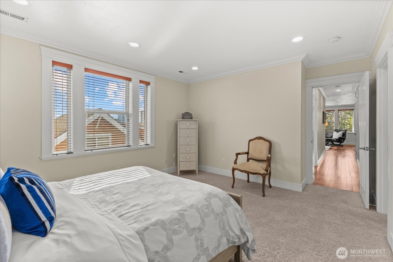 400 Northeast 50th Street Seattle, WA 98105 - Photo 15 of 39