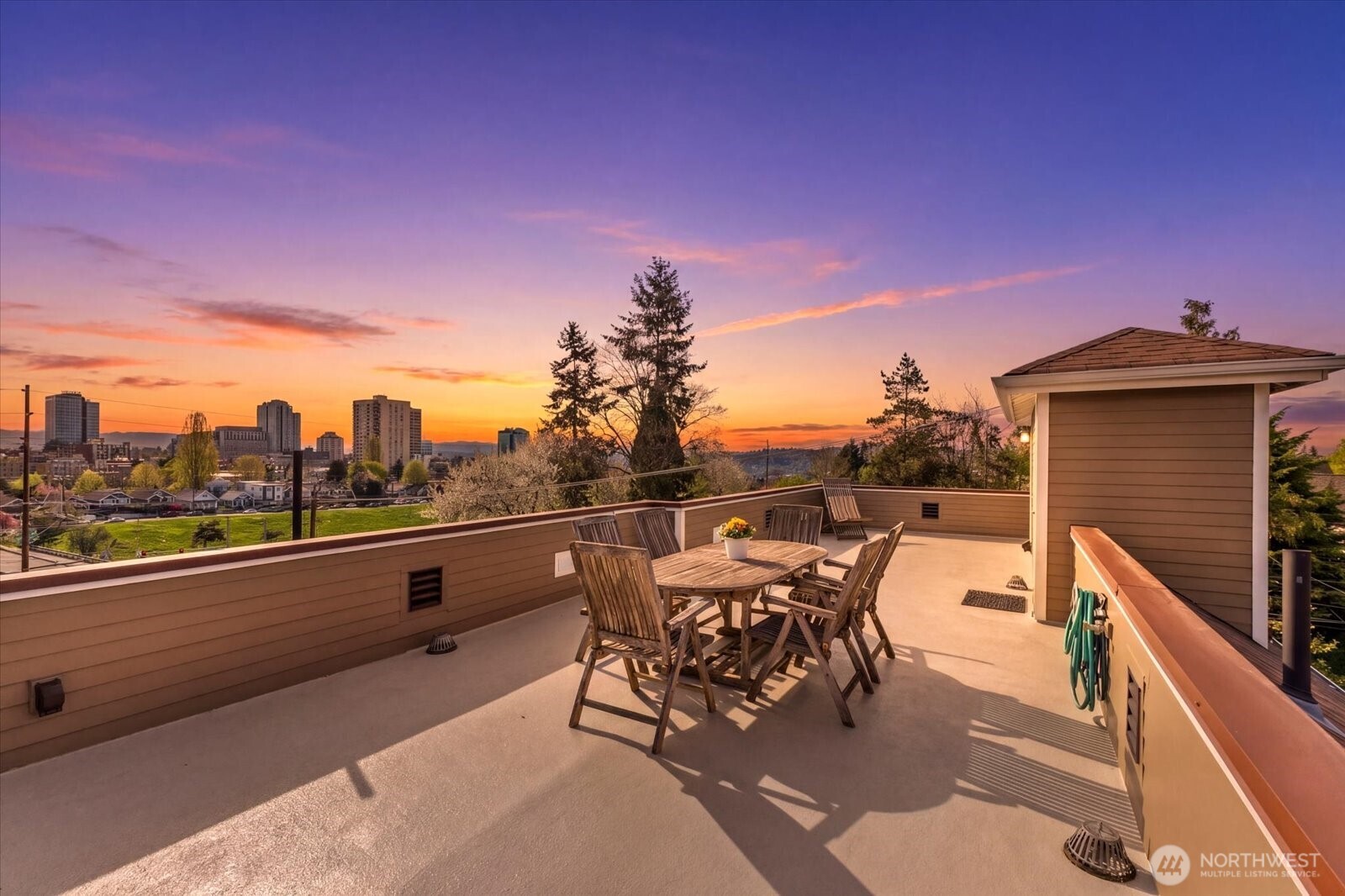 400 Northeast 50th Street Seattle, WA 98105 - Photo 22 of 39
