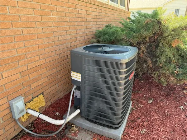 $255,000 | 904 North High Street, Butler, MO 64730