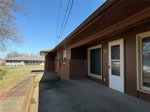 $255,000 | 904 North High Street, Butler, MO 64730