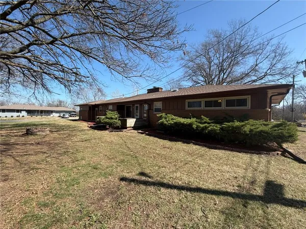 $255,000 | 904 North High Street, Butler, MO 64730