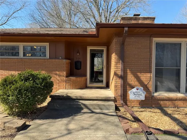 $255,000 | 904 North High Street, Butler, MO 64730