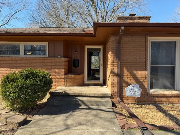 $255,000 | 904 North High Street, Butler, MO 64730