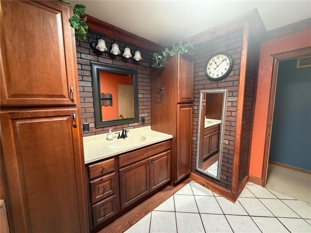 904 North High Street Butler, MO 64730 - Photo 50 of 86
