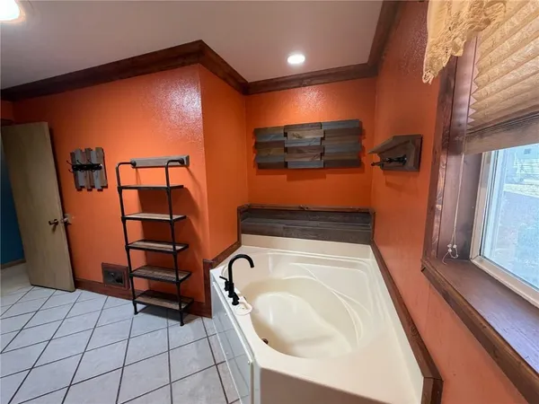 $255,000 | 904 North High Street, Butler, MO 64730