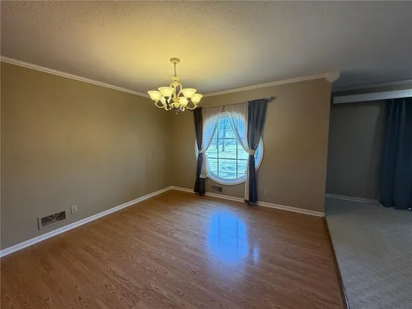 $255,000 | 904 North High Street, Butler, MO 64730