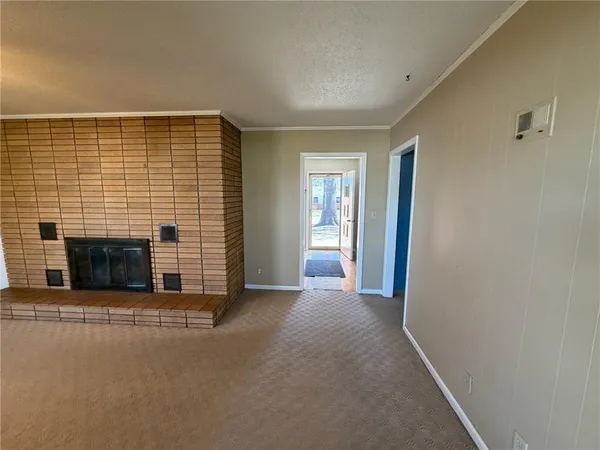 $255,000 | 904 North High Street, Butler, MO 64730