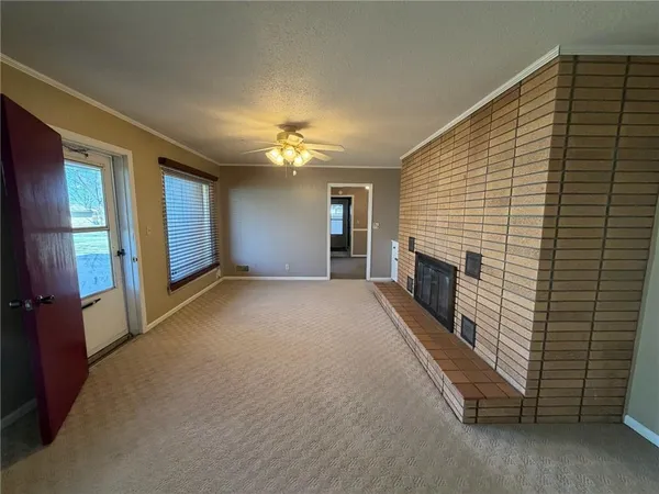 $255,000 | 904 North High Street, Butler, MO 64730