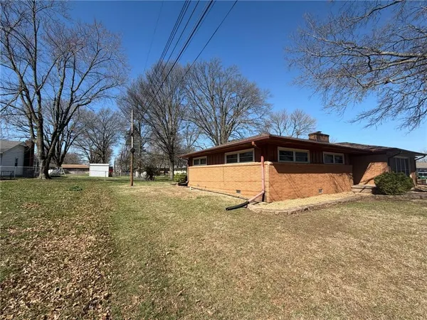 $255,000 | 904 North High Street, Butler, MO 64730