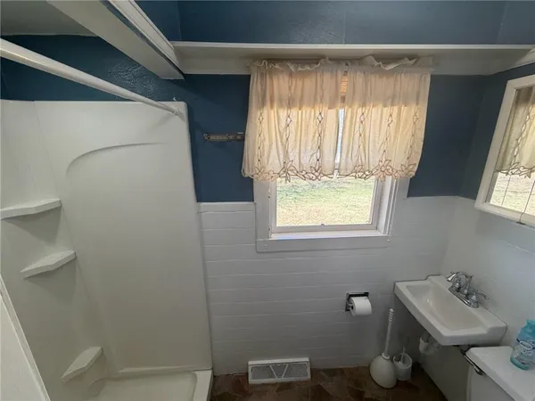 $255,000 | 904 North High Street, Butler, MO 64730