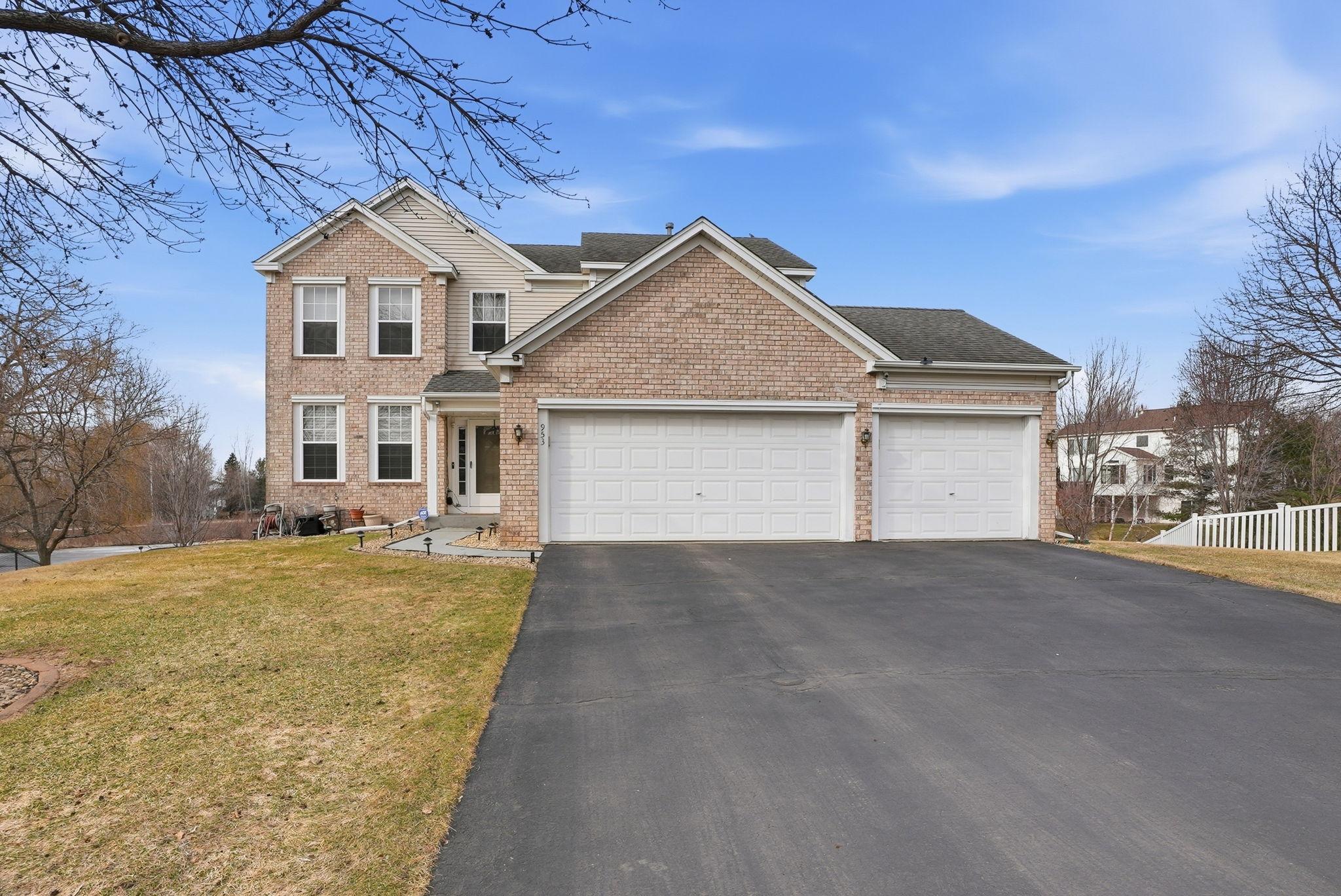 953 Lake Ridge Bay Woodbury, MN 55129 - Photo 1 of 25