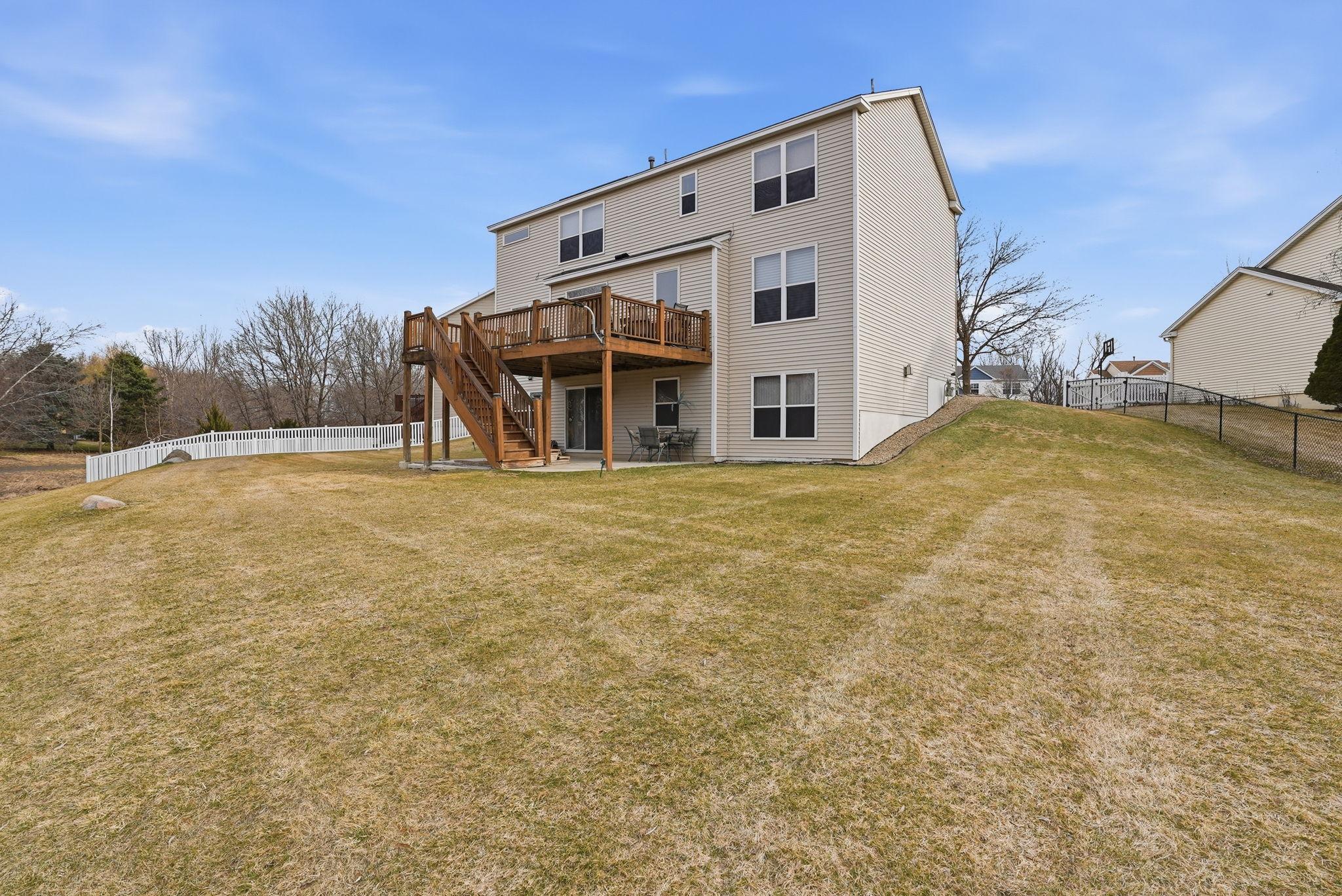 953 Lake Ridge Bay Woodbury, MN 55129 - Photo 3 of 25