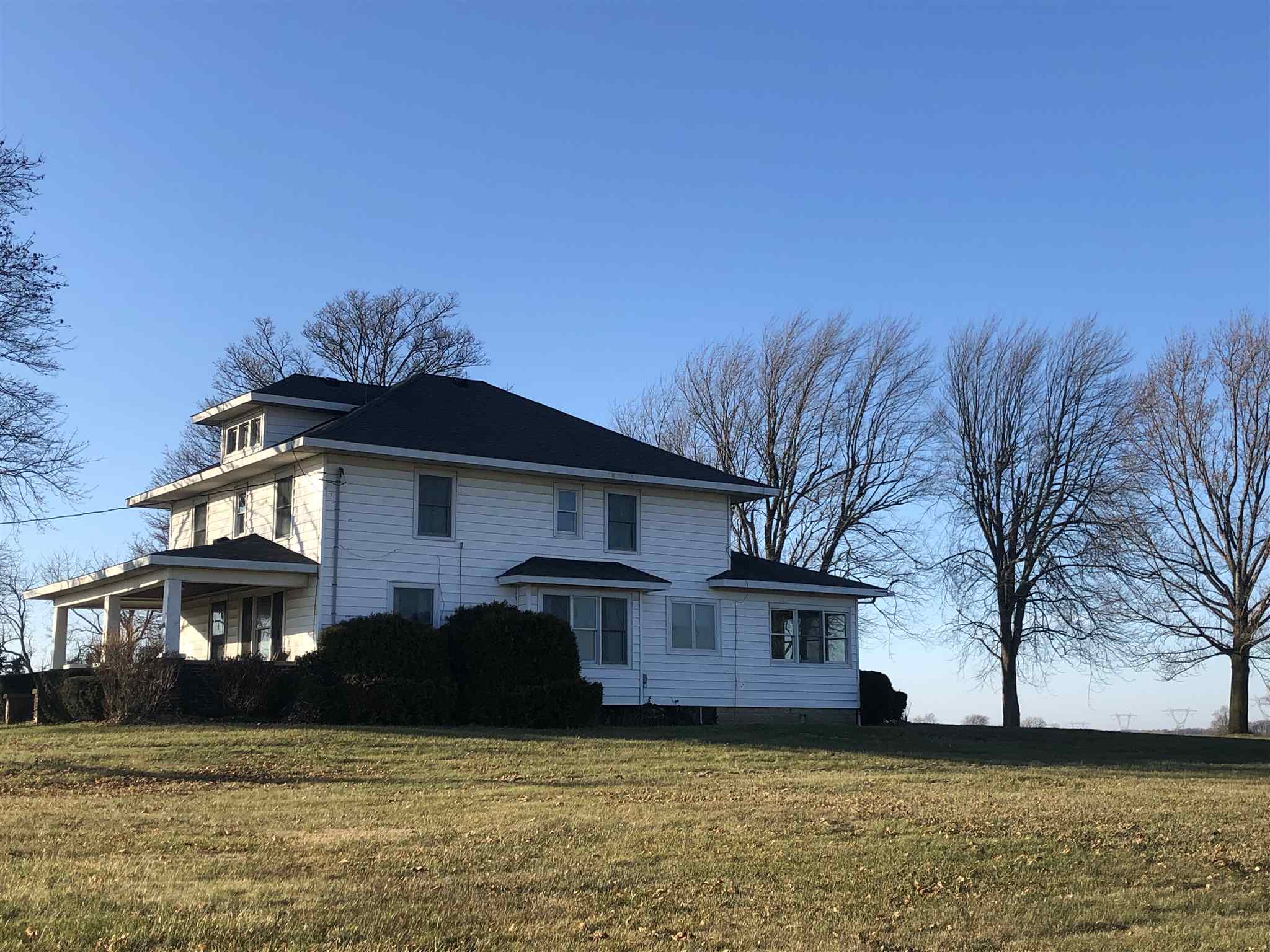 704 8th Road Bourbon, IN 46504 - Photo 11 of 31
